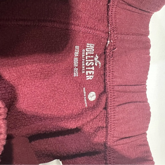Hollister Burgundy ultra high-rise sweatpants size small - Picture 3 of 3